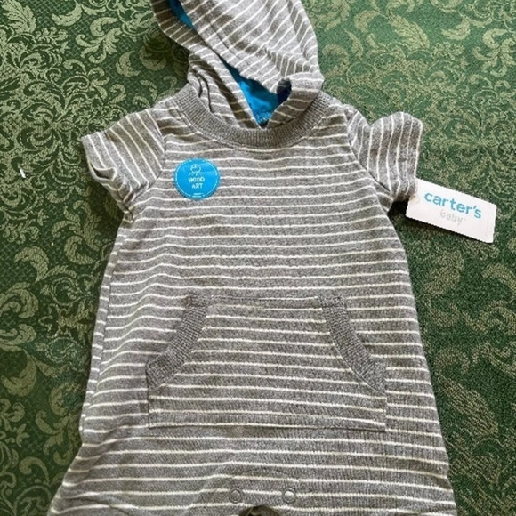 CARTER'S 6M LIKE NEW, DINO SPIKED ROMPER! - Picture 4 of 4